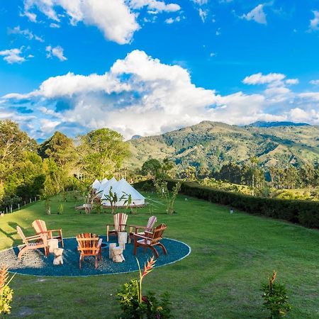 ホテル Montana Glamping サレント エクステリア 写真