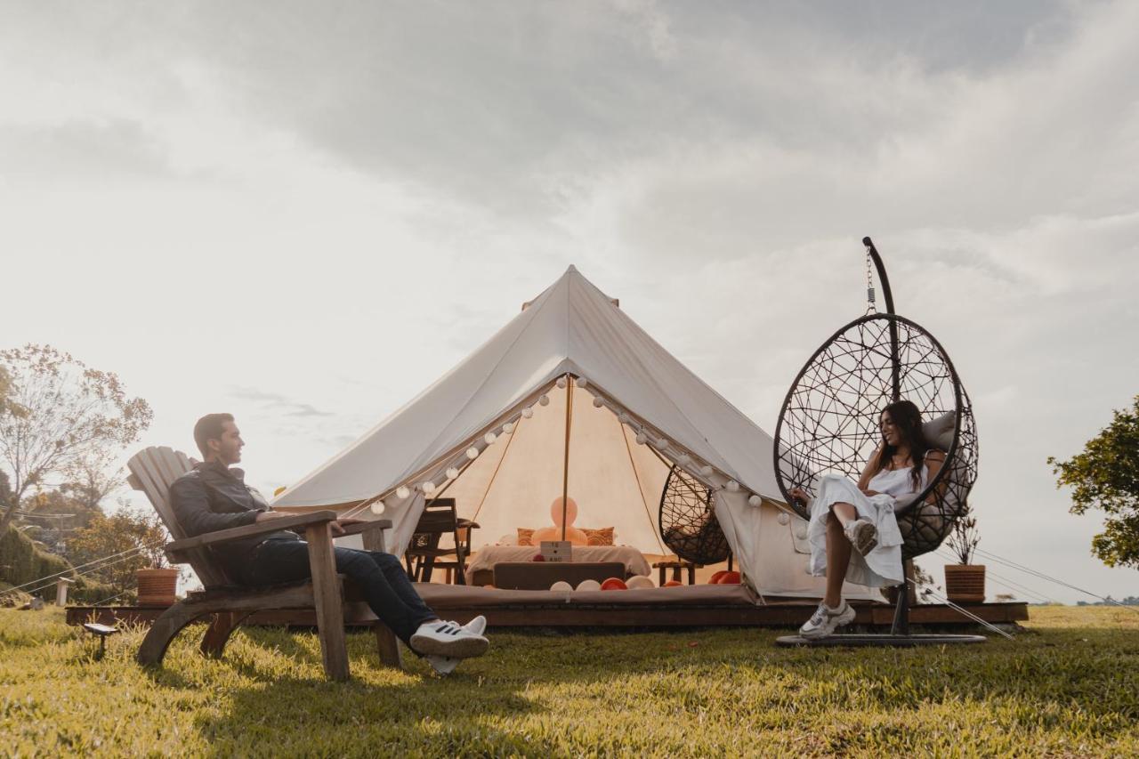 ホテル Montana Glamping サレント エクステリア 写真