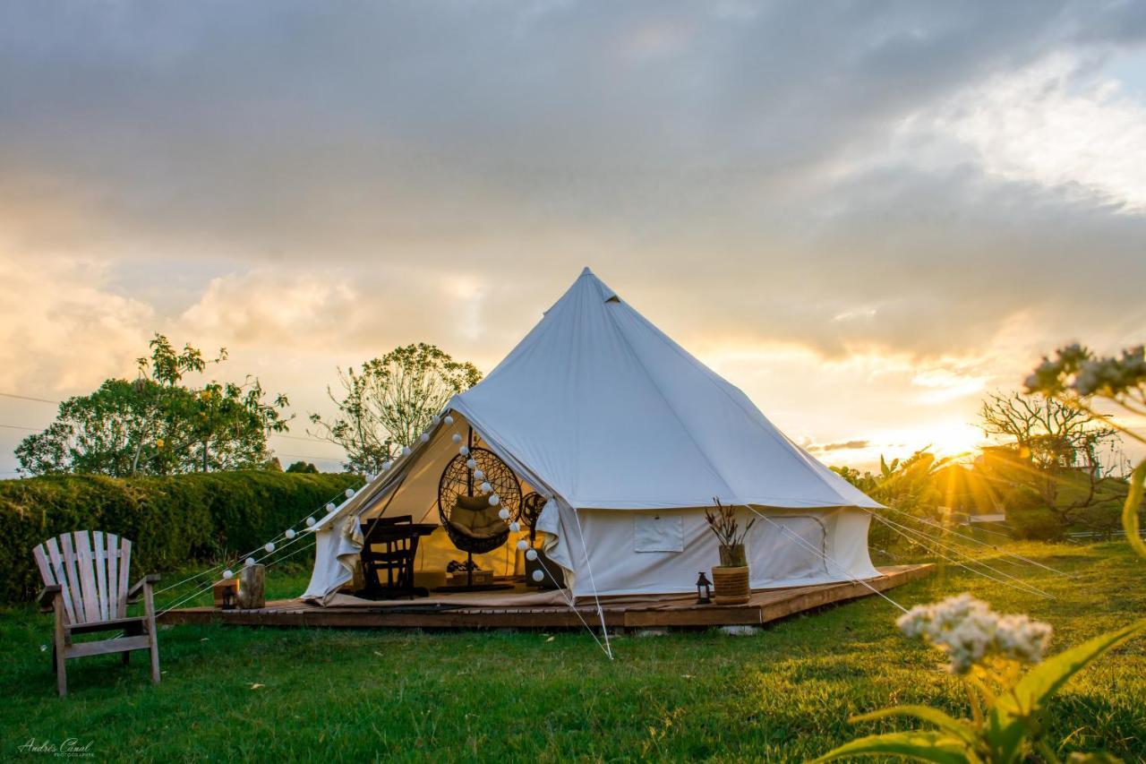 ホテル Montana Glamping サレント エクステリア 写真