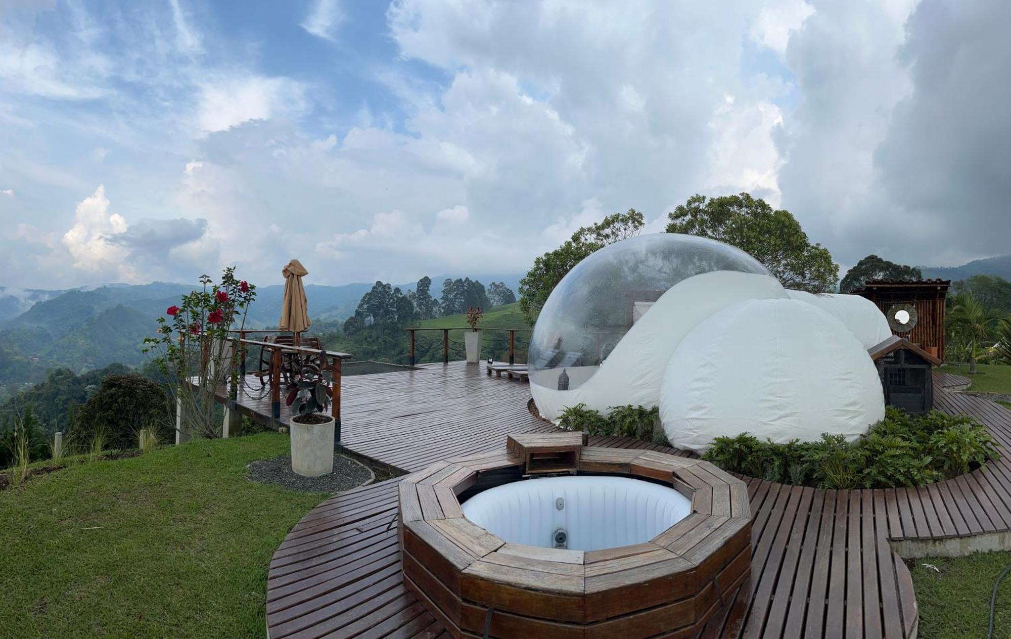 ホテル Montana Glamping サレント エクステリア 写真