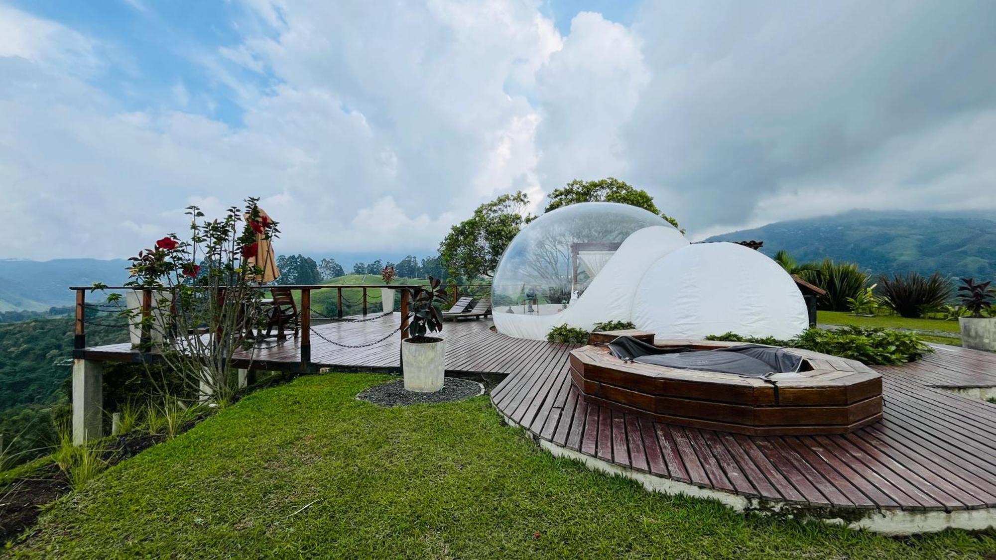ホテル Montana Glamping サレント エクステリア 写真