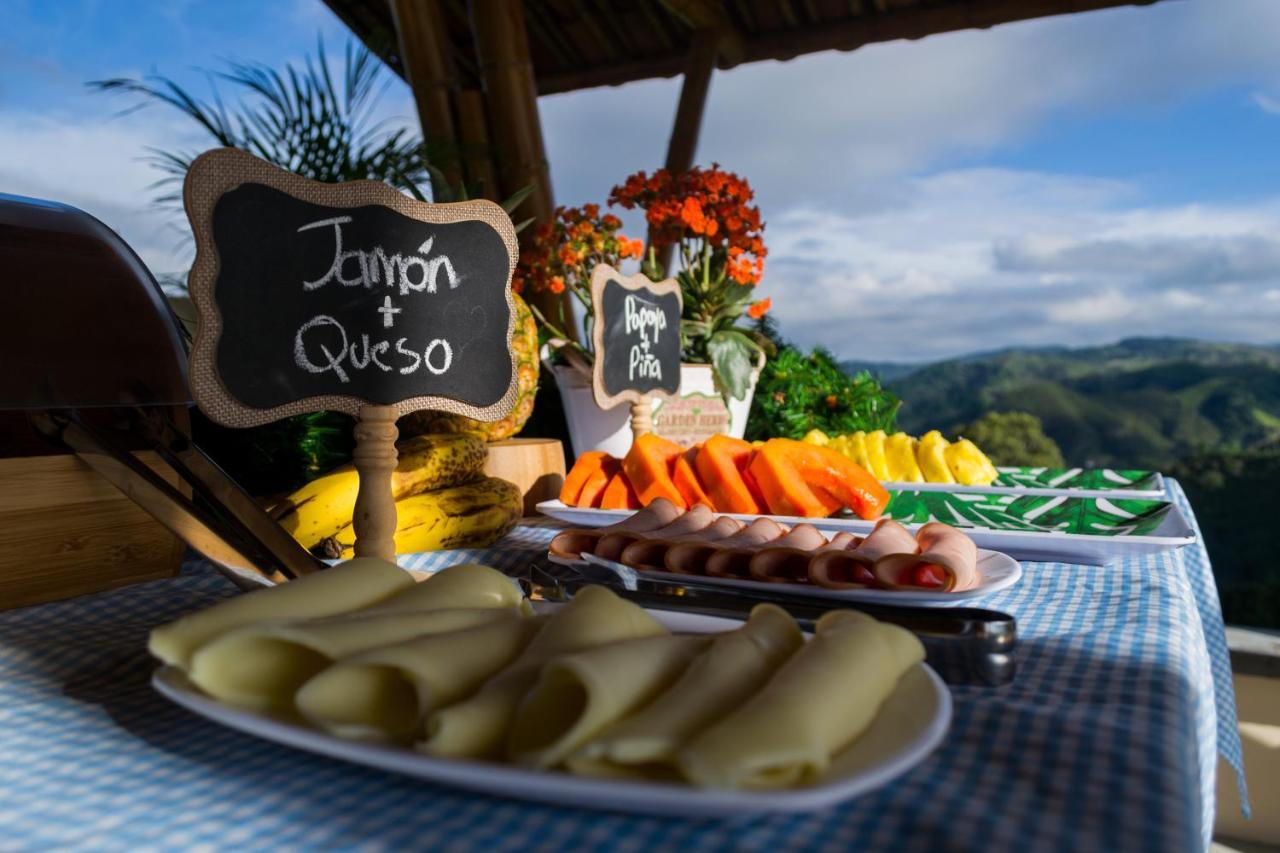 ホテル Montana Glamping サレント エクステリア 写真