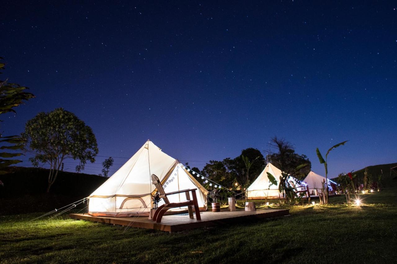 ホテル Montana Glamping サレント エクステリア 写真