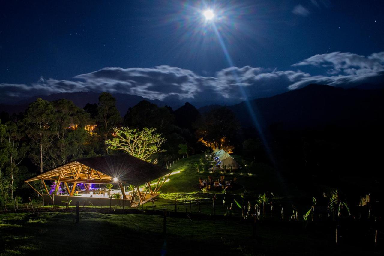 ホテル Montana Glamping サレント エクステリア 写真